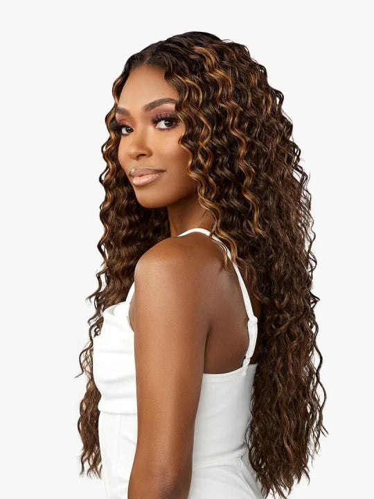 BUTTA LACE HUMAN HAIR BLEND WATER DEEP 28″ Butta Lace human hair blend wig with Soft, cascading deep waves