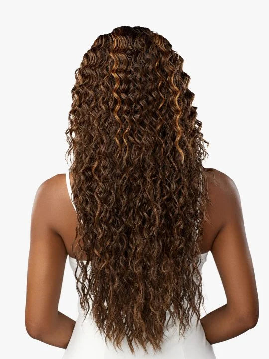 BUTTA LACE HUMAN HAIR BLEND WATER DEEP 28″ Butta Lace human hair blend wig with Soft, cascading deep waves