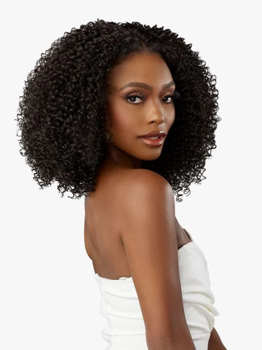 BARE LACE WIG_Y-PART CASIA Tight corkscrew curls with natural volume.