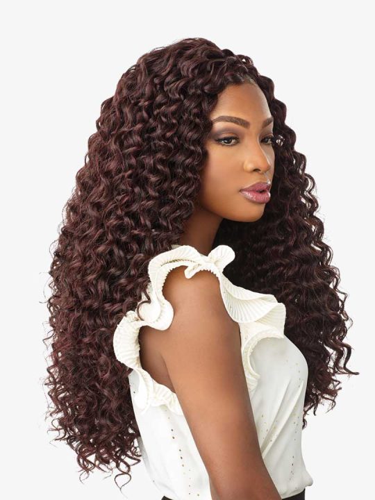 BEACH CURL 18″ These curled ringlets will make you wish you were sipping a piña colada on a tropical beach.