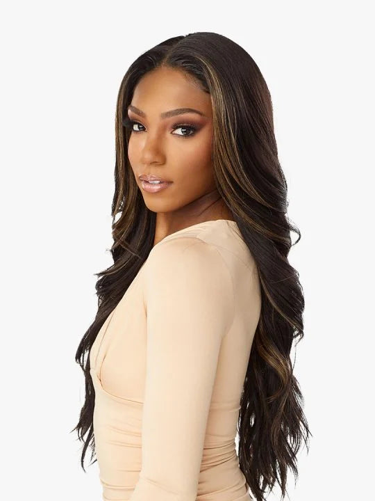 BRAELYN Loose waves with feathered sides with layers