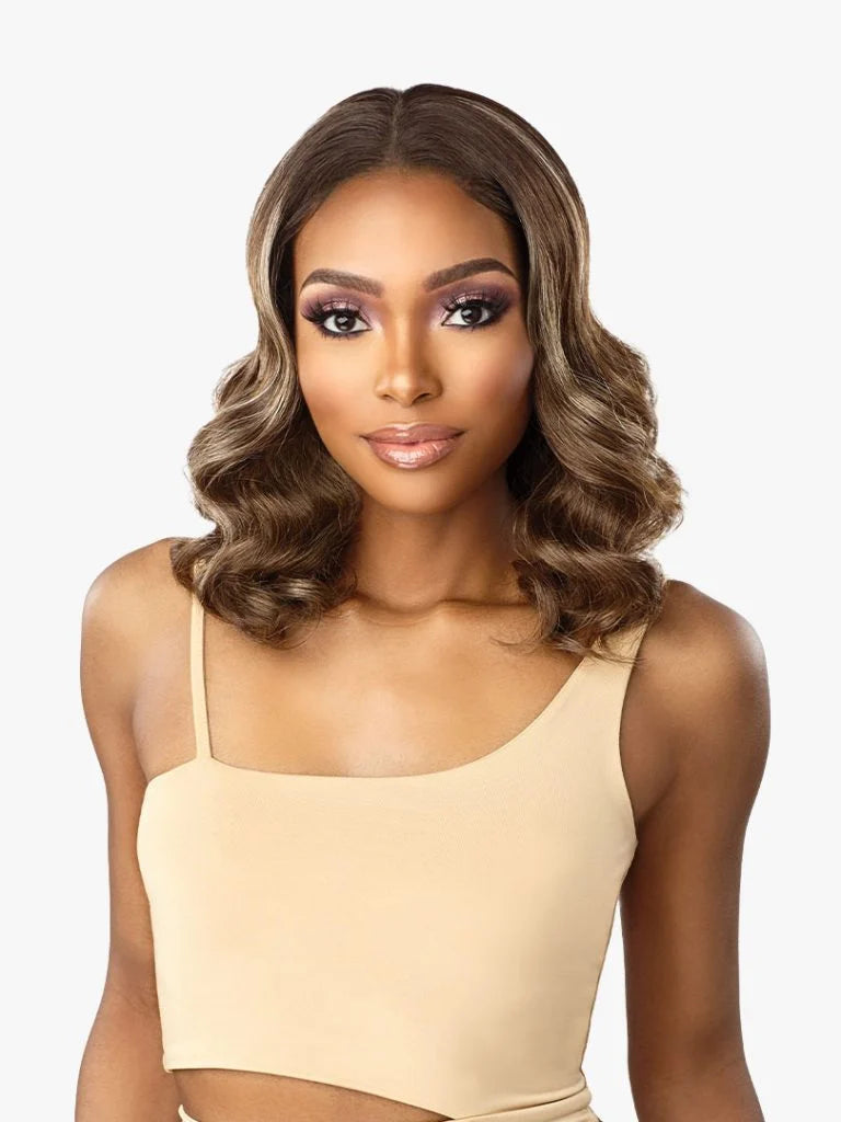 ELENA Shoulder length bob style with big round curls that starts from the middle