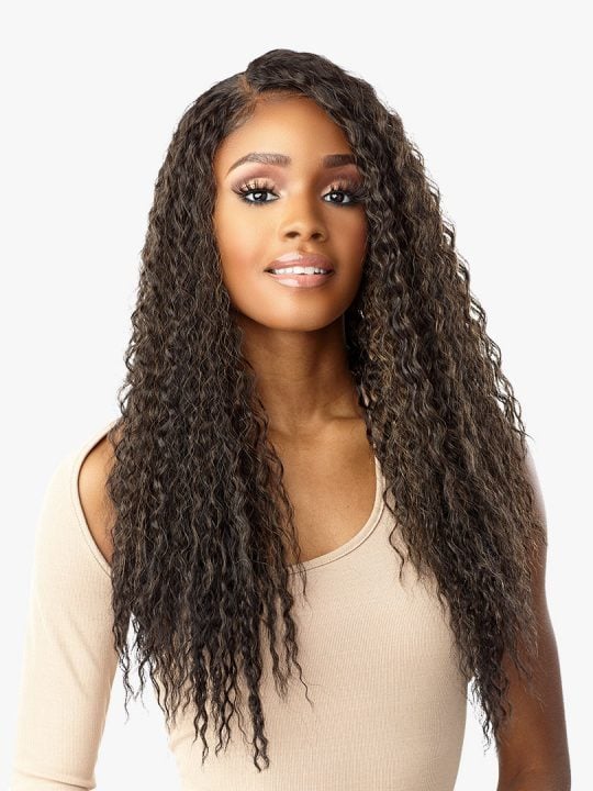 JAYLA A light weight, tight curly style with layers, perfect for summer date nights