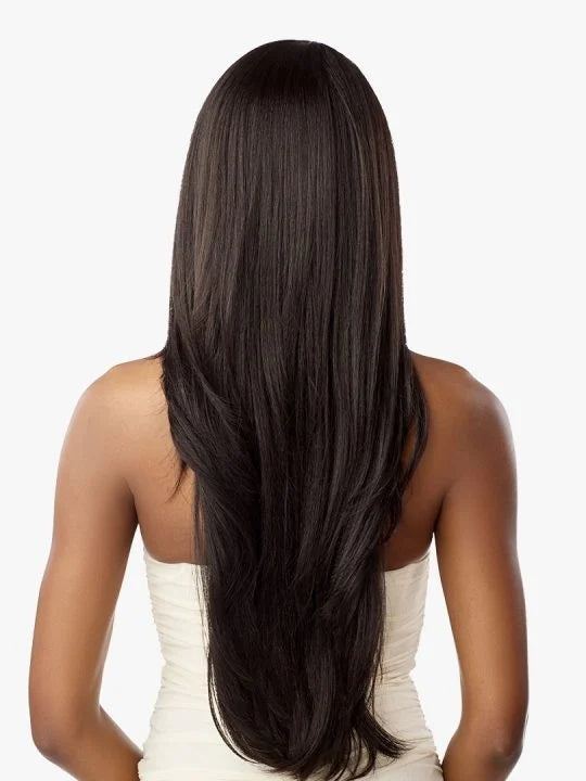 LAURINA Lightly bumped, yaki straight style with long layers.