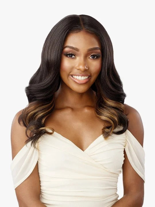 QUIANA A round, romance curls at the ends for an elegant finish to the look