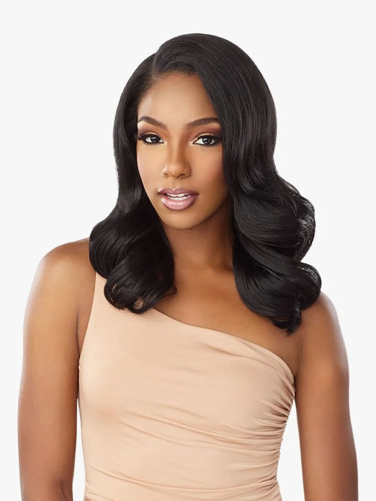 JALISA Romance curls that fall just below the shoulders, giving elegant and feminine look