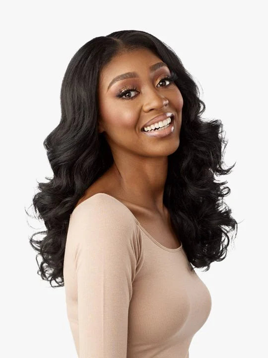 KINKY EDGES 13X6 KINKY BODY WAVE 18″ A bob length of voluminous S-shaped Body Waves