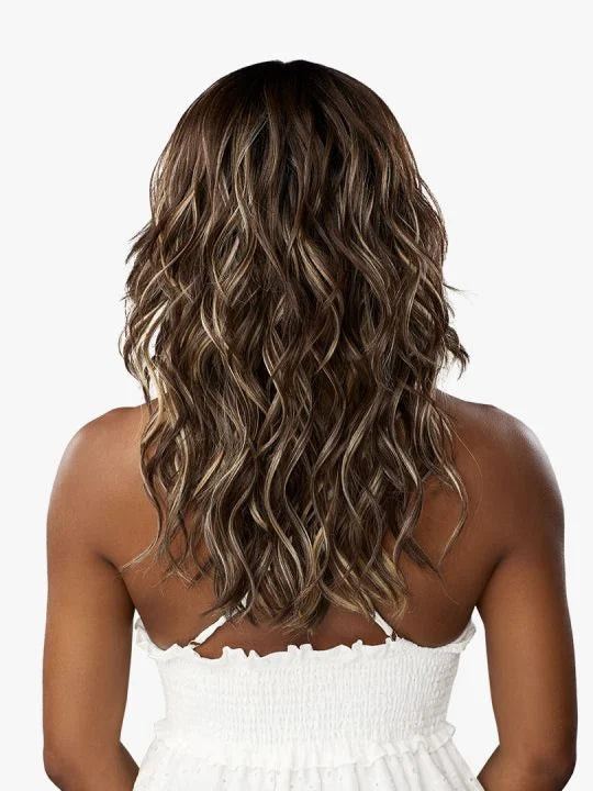 DASHLY LACE UNIT 36 Loose curls with lots of layering to create a Butterfly Cut that has feathered ends