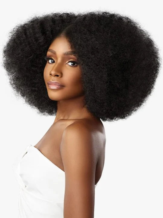 DASHLY LACE UNIT 43 Embrace the big hair look with layered, afro curls with a soft touch and lots of texture.
