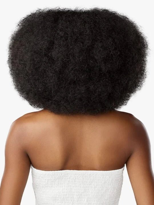 DASHLY LACE UNIT 43 Embrace the big hair look with layered, afro curls with a soft touch and lots of texture.