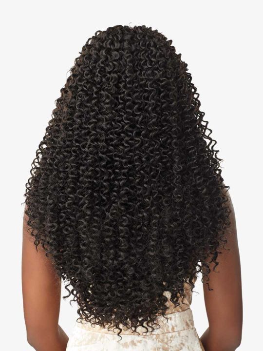 ISLAND TWIST 18″ Curl pattern perfect for a vacation or night out on the town.