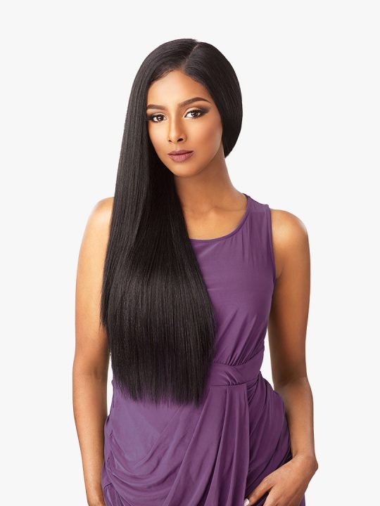 JANELLE Straight and to the point. Janelle goes for this sleek look and keeps ‘em guessing.