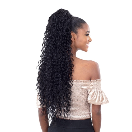 Milky Way Organique Ponytail Beach Curl 28"