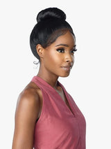 AKEELY HIGHBUN A high bun style that gives big body wave patterns when untied.