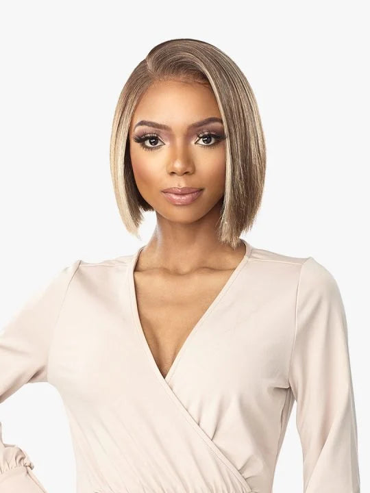 ANISHA A sharp, blunt bob style without layers