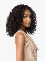 LEENA Natural looking style with round, ringlet curls