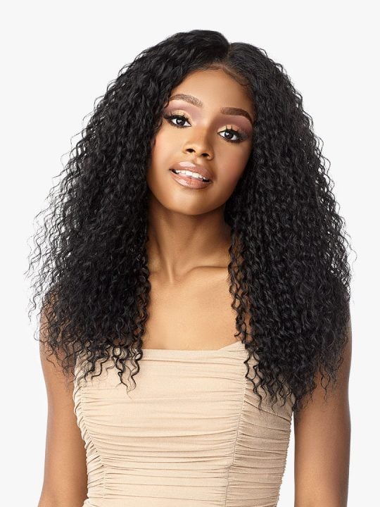 SORAYA Tight, deep wave style with very light layering