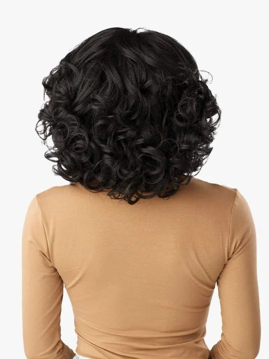 KINKY EDGES 13X6 KINKY BODY WAVE 14″ A bob length of voluminous S-shaped Body Waves